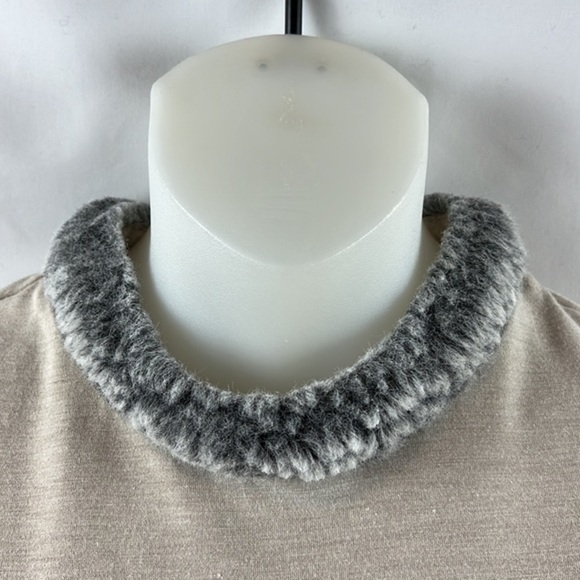 Poleci Casual Gray Tank Top Sleeveless Blouse with Fur Collar Size M - Picture 4 of 9